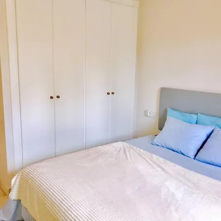 Apartment Hacienda Del Sol Deluxe Beachside Estepona