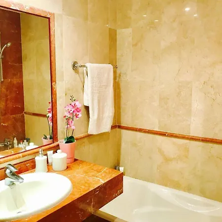 Hacienda Del Sol Deluxe Beachside Apartment Estepona